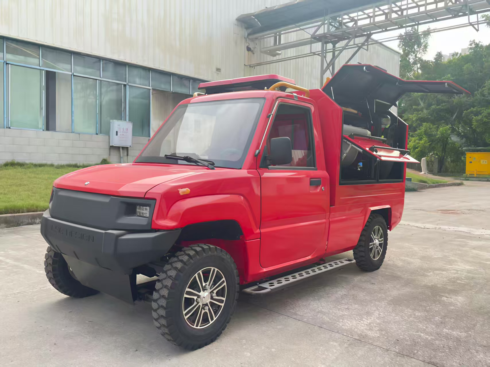 Paano siya pinapatakbo ng Technology Mini Fire Truck Address EV Fire Risks sa mga komunidad, parking lot at mall?